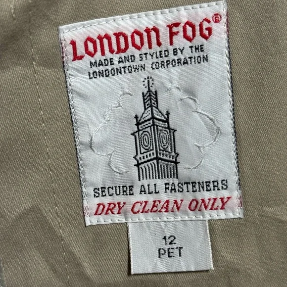 Vintage London Fog Women's Tan Trench Coat - Picture 7 of 13